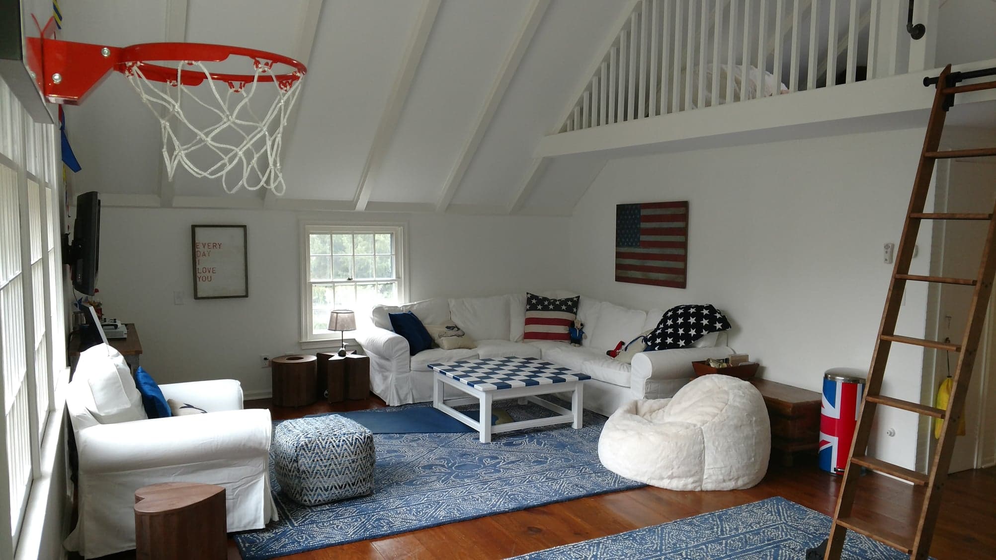 Family Room Loft - Sitting Area